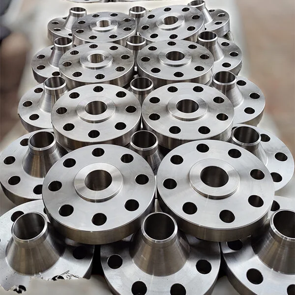 Complete Guide to Industrial Flanges and Their Applications in Piping Systems